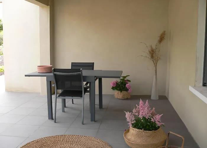 Oda ve Kahvaltı La Petite Du 3*