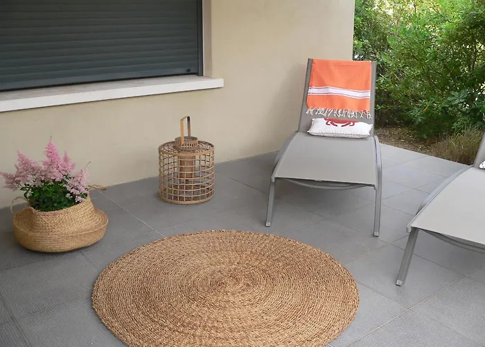 La Petite Du Oda ve Kahvaltı Carcassonne