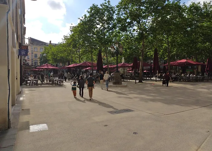 Oda ve Kahvaltı La Petite Du 3*